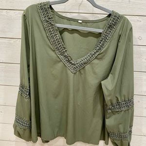 Long sleeve shirt w/ sleeve detail
